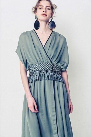 エボニー19春夏「喫茶店」着想のフリンジブラウス＆ドレスなど、大阪で
