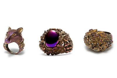 ディーゼル×ウーゴ・カッチャトーリの存在感あるユニセックスジュエリー - 紫外線に当たると抗菌作用を発揮