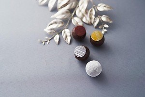 パティシエ エス コヤマ×セント レジス ホテル 大阪、カカオ種の果肉とシャンパンの限定トリュフ|写真12