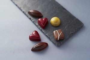 パティシエ エス コヤマ×セント レジス ホテル 大阪、カカオ種の果肉とシャンパンの限定トリュフ|写真5