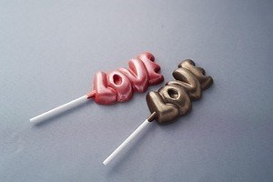 パティシエ エス コヤマ×セント レジス ホテル 大阪、カカオ種の果肉とシャンパンの限定トリュフ|写真2