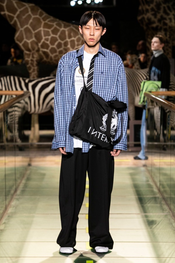 ヴェトモン(VETEMENTS) 2019-20年秋冬メンズコレクション  - 写真16
