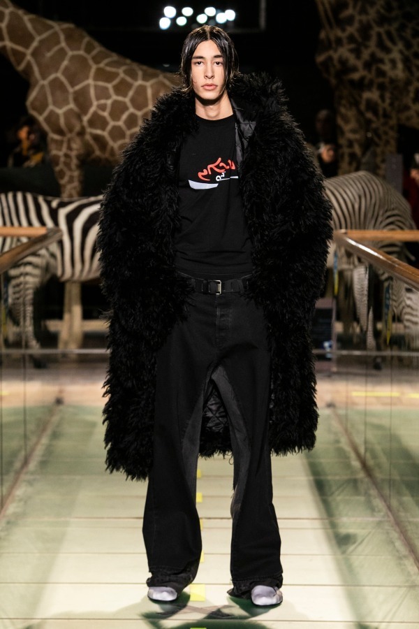 ヴェトモン(VETEMENTS) 2019-20年秋冬メンズコレクション ヴェトモン(VETEMENTS) 2019-20年秋冬メンズコレクション