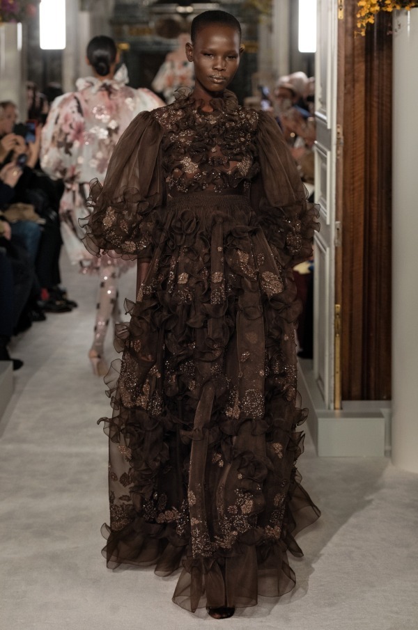 ヴァレンティノ オートクチュール(VALENTINO Haute Couture ) 2019年春夏ウィメンズコレクション  - 写真15