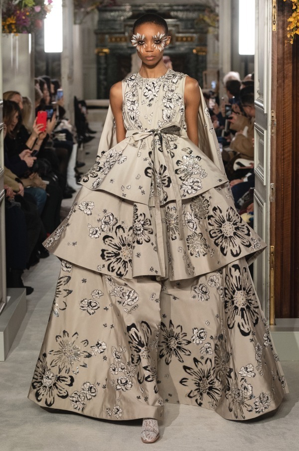 ヴァレンティノ オートクチュール(VALENTINO Haute Couture ) 2019年春夏ウィメンズコレクション  - 写真21