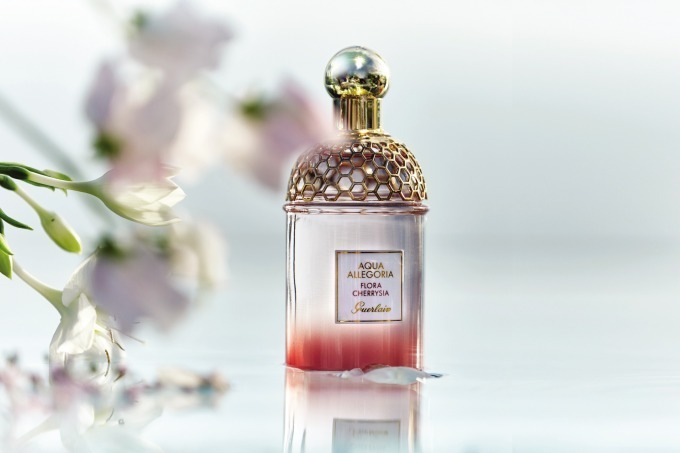 ＜ゲラン＞人気香水「アクア アレゴリア」に新作、“桜”から着想を得たフローラル シトラス