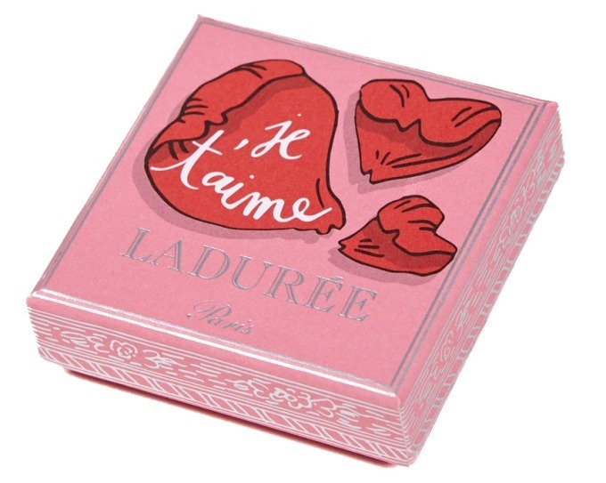ラデュレ2019年バレンタインスイーツ、ピンクのハート型マカロンを詰め込んだ“バラの花”ボックス｜写真4
