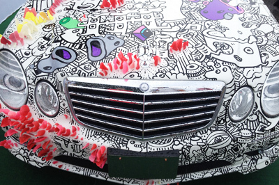 サマソニでライブペイントされたベンツがバーニーズ　ニューヨーク横浜店で展示