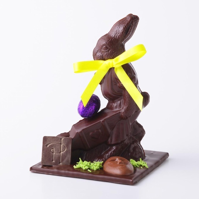 ピエール・エルメ・パリのイースター、約27cmのウサギチョコ＆濃厚キャラメル風の限定卵ショコラ｜写真4