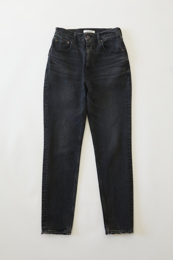 マウジーのジーンズ「MVS SKINNY JEANS」から新色ブラックが発売