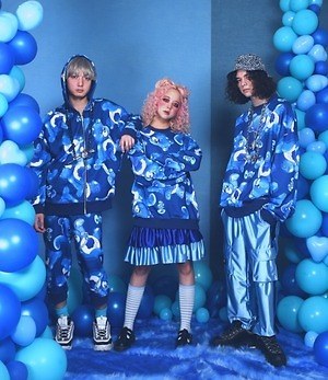 ケアベア「グランピーベア」を描いたTシャツ、ランド バイ