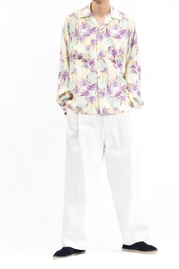 花柄をおしゃれに着こなす最新メンズスタイル - プリントシャツや柄パンツのおすすめ春夏コーデ｜写真3
