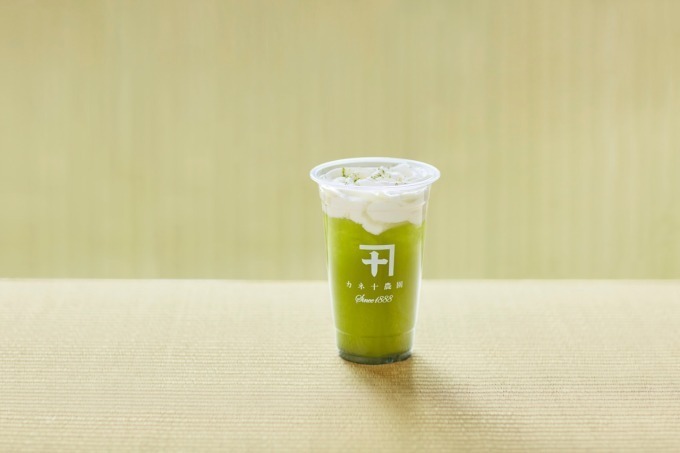 日本茶ティーサロン「カネジュウ農園」が表参道に、一番茶チーズホイップティーや桜煎茶で楽しむ茶の魅力｜写真5