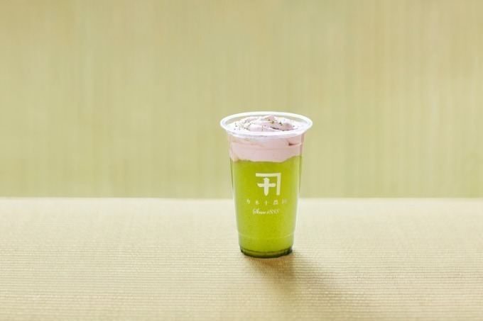 日本茶ティーサロン「カネジュウ農園」が表参道に、一番茶チーズホイップティーや桜煎茶で楽しむ茶の魅力｜写真6