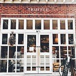 “トリュフ”使用の高級パン屋「トリュフベーカリー」モチモチ食感の塩パン＆卵と合わせたサンドイッチ｜写真4