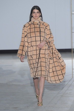 バウム ウンド ヘルガーテン(BAUM UND PFERDGARTEN) 2019-20年秋冬ウィメンズコレクション  - 写真25