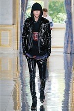 春夏に着る“メンズレザー” - ラグジュアリーからカジュアルまで、気になるスタイルをピックアップ｜写真11