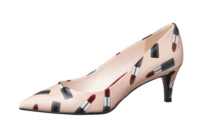 ダイアナ「リップスティック柄パンプス」真っ赤なルージュを散りばめて