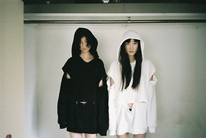 イクミ初の路面店が原宿にオープン、歌川国芳「骸骨」刺繡のTシャツ＆スカジャン発売