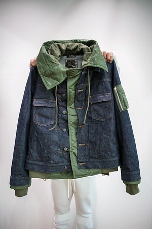 sacaiの世界巡回ストアツアー「ハロー サカイ」A.P.C.や藤原ヒロシ ★絶版品★ A.P.C. サカイ SACAI コラボ ロゴ フーディ M パーカー