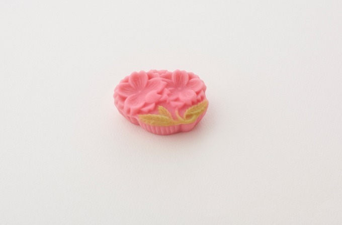 とらや、春の新作和菓子「小形羊羹 いちご」桜モチーフの羊羹＆最中や和菓子詰め合わせも｜写真9