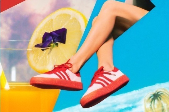 アディダス オリジナルス ミーツ フィオルッチ - “エンジェル”をあしらったスニーカーやTシャツ