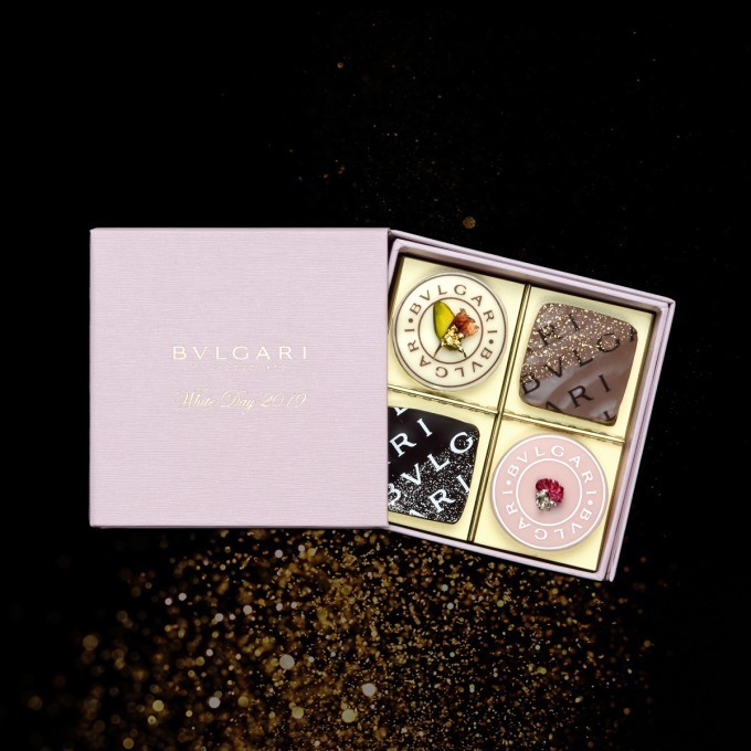 ＜ブルガリ イル・チョコラート＞“花”を飾った「桜と抹茶」フレーバーなどを詰め合わせた限定ボックス