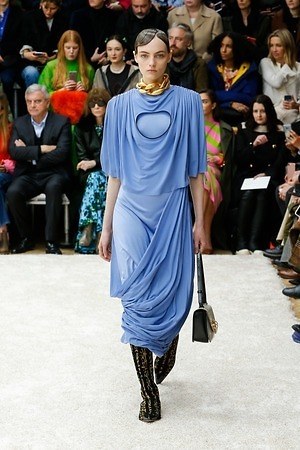 ジェイ ダブリュー アンダーソン 2019-20年秋冬コレクション、エレガントな女性が纏うものとは？｜写真16