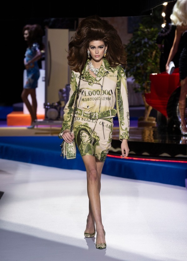 モスキーノ(MOSCHINO) 2019-20年秋冬ウィメンズコレクション  - 写真1