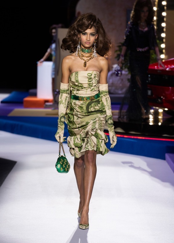 モスキーノ(MOSCHINO) 2019-20年秋冬ウィメンズコレクション  - 写真2