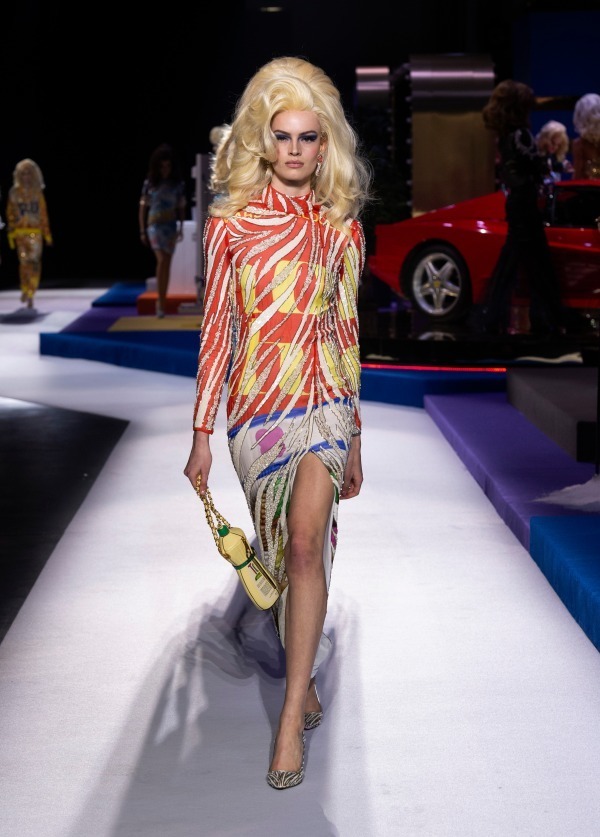 モスキーノ(MOSCHINO) 2019-20年秋冬ウィメンズコレクション  - 写真16