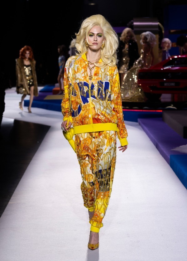 モスキーノ(MOSCHINO) 2019-20年秋冬ウィメンズコレクション  - 写真19