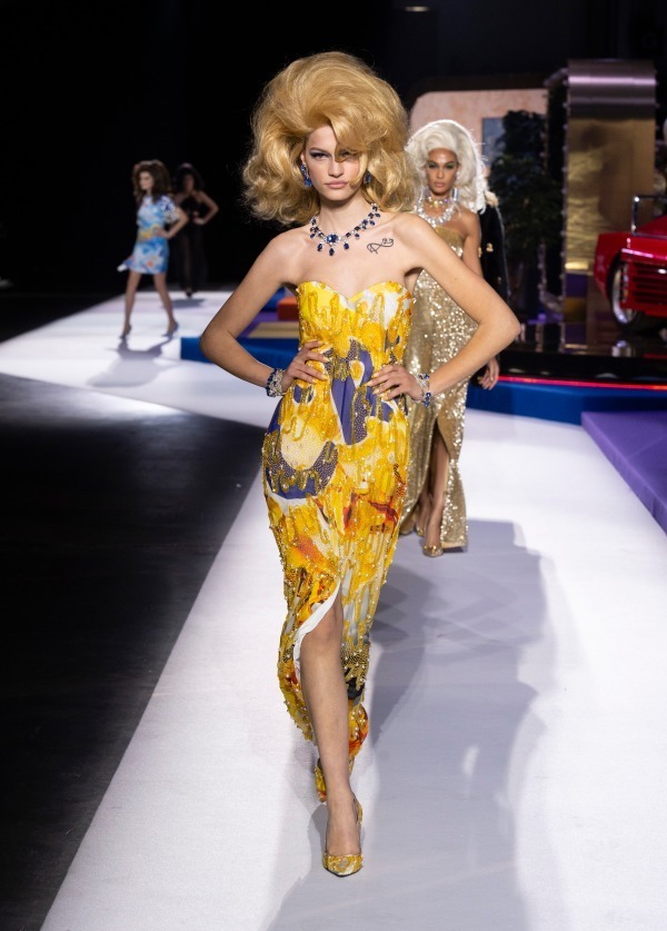 モスキーノ(MOSCHINO) 2019-20年秋冬ウィメンズコレクション  - 写真24