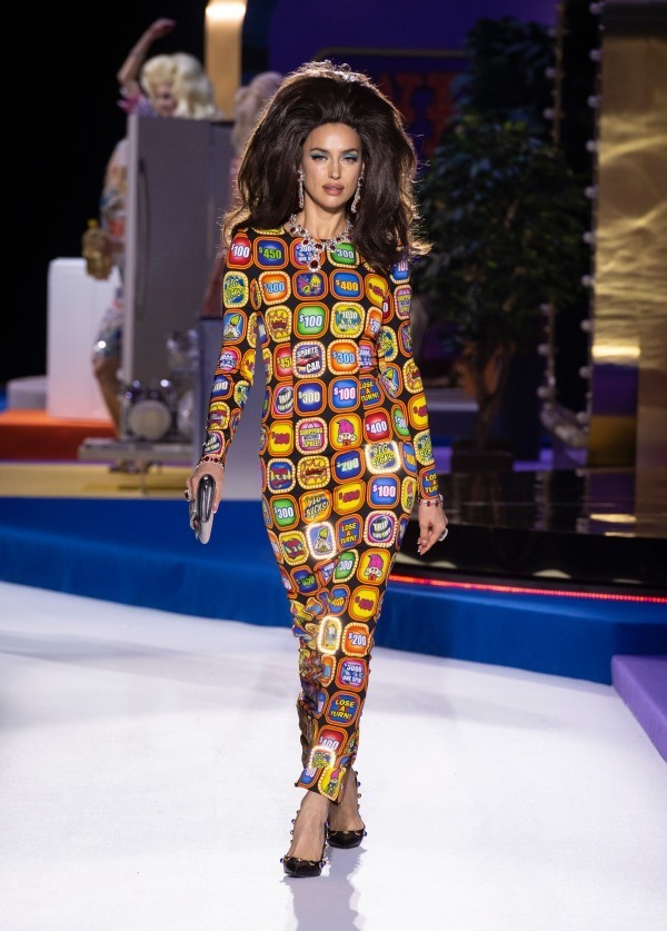 モスキーノ(MOSCHINO) 2019-20年秋冬ウィメンズコレクション  - 写真53