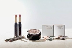 Dr.ハウシュカから、スキンケアしながらトレンドメイクが楽しめる秋冬コレクションが限定発売