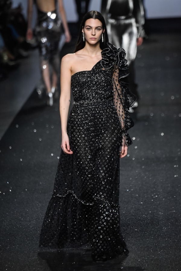 アルベルタ フェレッティ(ALBERTA FERRETTI) 2019-20年秋冬ウィメンズコレクション シルエット - 写真51