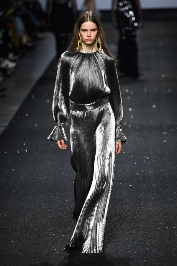 アルベルタ フェレッティ(ALBERTA FERRETTI) 2019-20年秋冬ウィメンズコレクション シルエット - 写真52