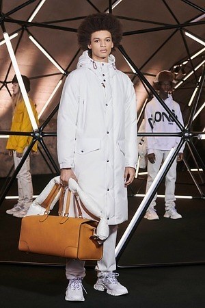 モンクレール ジーニアス 2 モンクレール 1952(MONCLER GENIUS 2 MONCLER 1952) 2019-20年秋冬メンズコレクション  - 写真3