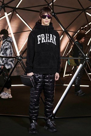 モンクレール ジーニアス 2 モンクレール 1952(MONCLER GENIUS 2 MONCLER 1952) 2019-20年秋冬メンズコレクション  - 写真20