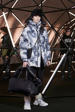 モンクレール ジーニアス 2 モンクレール 1952(MONCLER GENIUS 2 MONCLER 1952) 2019-20年秋冬メンズコレクション  - 写真21