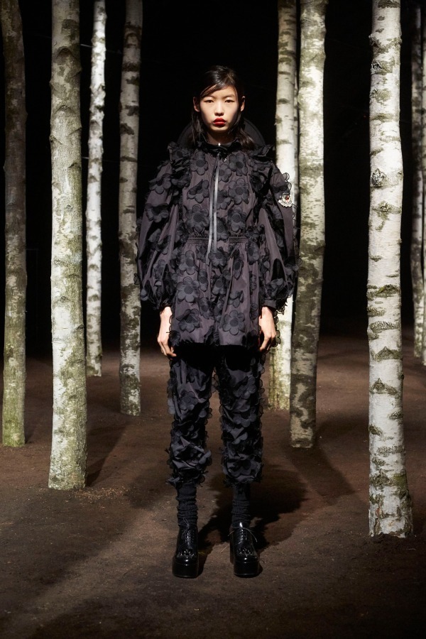 モンクレール ジーニアス 4 モンクレール シモーン・ロシャ(MONCLER GENIUS 4 MONCLER SIMONE ROCHA) 2019-20年秋冬ウィメンズコレクション  - 写真13