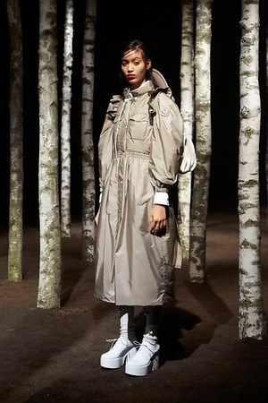 モンクレール ジーニアス 4 モンクレール シモーン・ロシャ(MONCLER GENIUS 4 MONCLER SIMONE ROCHA) 2019-20年秋冬ウィメンズコレクション  - 写真22