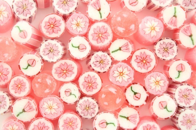 ＜パパブブレ＞1分咲き〜満開まで花の移ろいを表現した「桜ミックス」キャンディ