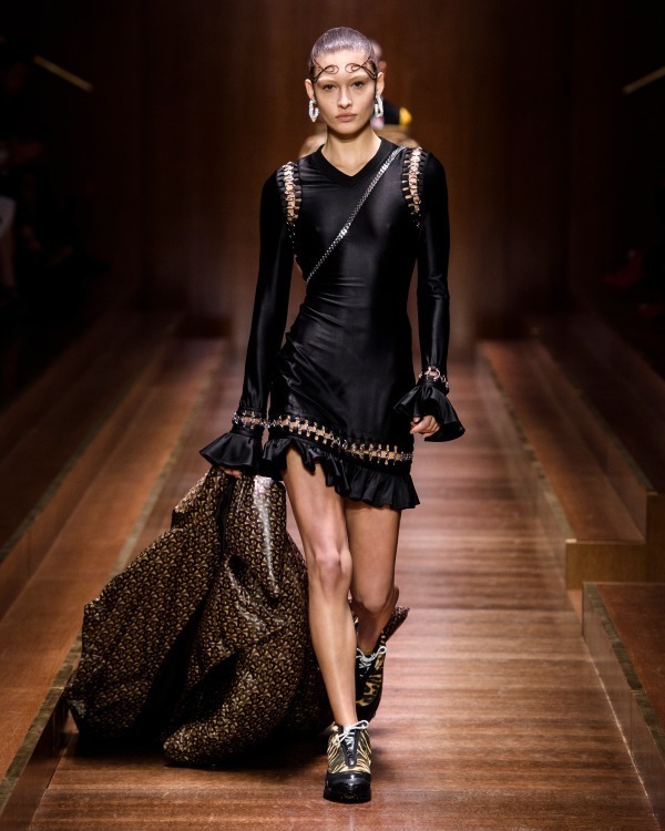 バーバリー 2019-20年秋冬<span>コレクション</span> - 写真9