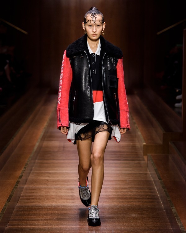 バーバリー(BURBERRY) 2019-20年秋冬ウィメンズコレクション  - 写真3