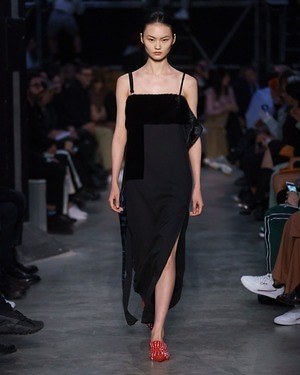 バーバリー(BURBERRY) 2019-20年秋冬ウィメンズコレクション  - 写真74