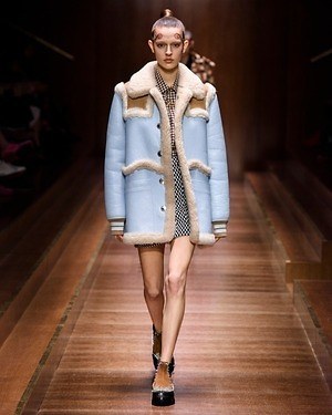 バーバリー(BURBERRY) 2019-20年秋冬ウィメンズコレクション  - 写真25