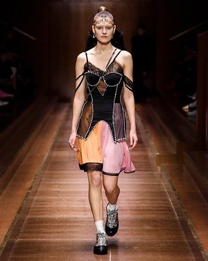 バーバリー(BURBERRY) 2019-20年秋冬ウィメンズコレクション  - 写真29