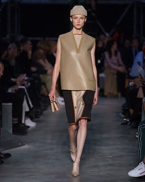 バーバリー(BURBERRY) 2019-20年秋冬ウィメンズコレクション  - 写真34