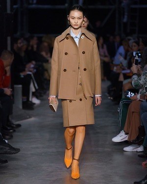バーバリー(BURBERRY) 2019-20年秋冬ウィメンズコレクション  - 写真36